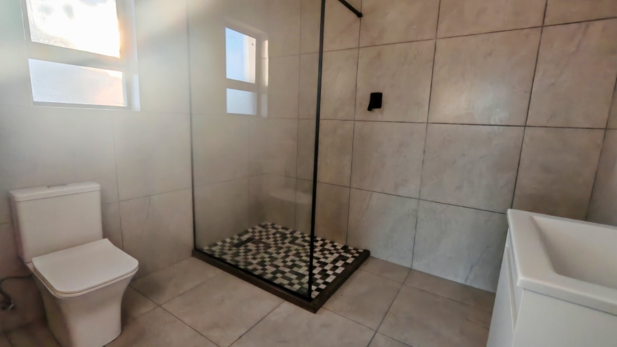 5 Bedroom Property for Sale in Fraaiuitsig Western Cape